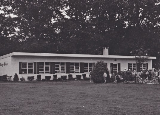 Image of Twin Spring Farm in the 50s.